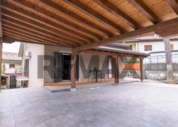 Terrazza - Villa Via Giacomo Matteotti
 
6, Zafferana Etnea - foto 3