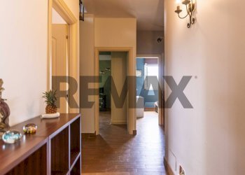 Hall / corridoio - Villa Via Giacomo Matteotti
 
6, Zafferana Etnea - foto 24