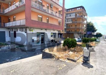 Edificio all\'aperto - Negozio Corso Indipendenza
 
254, Catania - foto 1