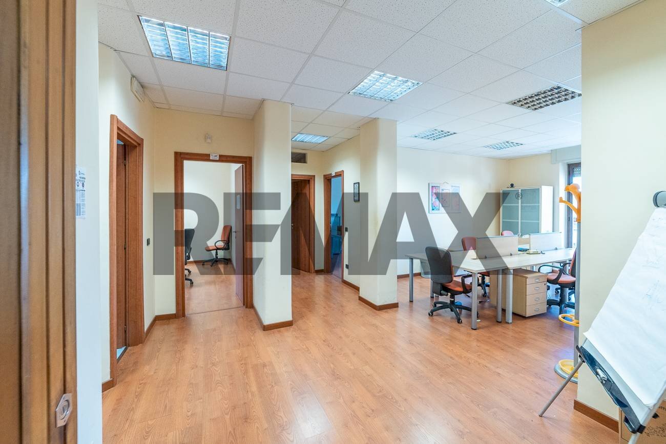 Ufficio - Office Via Vittorio Emanuele Da Bormida
 
45, Catania - photo 1