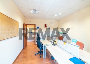 Ufficio - Office Via Vittorio Emanuele Da Bormida
45, Catania - photo 9