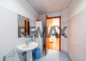 Bagno - Office Via Vittorio Emanuele Da Bormida
45, Catania - photo 13