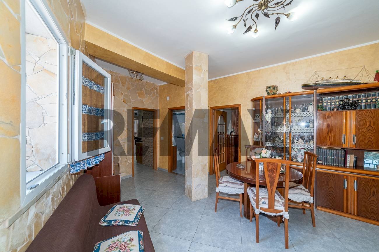 Sala da pranzo - Quadrilocale Via Vincenzo Gemito
 
34, Catania - foto 1