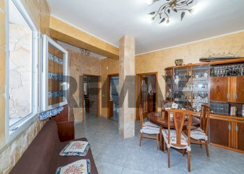 Sala da pranzo - Quadrilocale Via Vincenzo Gemito
 
34, Catania - foto 1