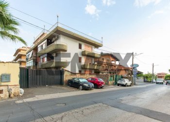 Edificio all\'aperto - Quadrilocale Via Allegria
 
30, Catania - foto 25