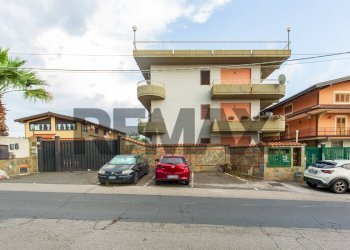 Edificio all\'aperto - Quadrilocale Via Allegria
 
30, Catania - foto 26