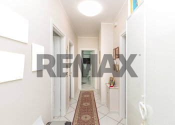 Hall / corridoio - Quadrilocale Via Allegria
 
30, Catania - foto 36