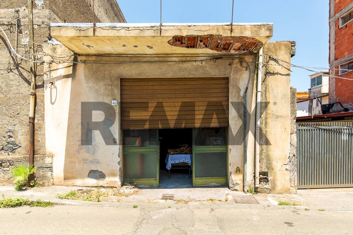 Edificio all\'aperto - Commercial Premises Via Musumeci
 
46, Giarre - photo 1
