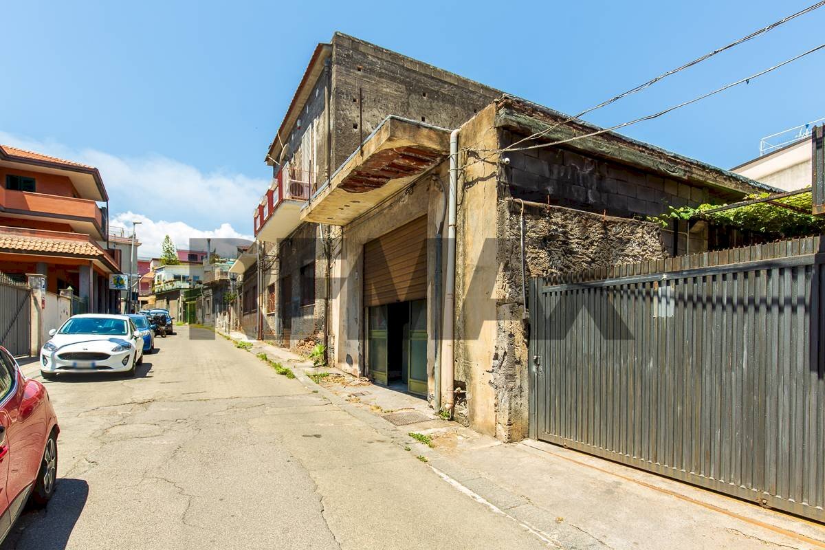 Edificio all\'aperto - Commercial Premises Via Musumeci
46, Giarre - photo 2