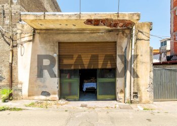 Edificio all\'aperto - Commercial Premises Via Musumeci
46, Giarre - photo 1