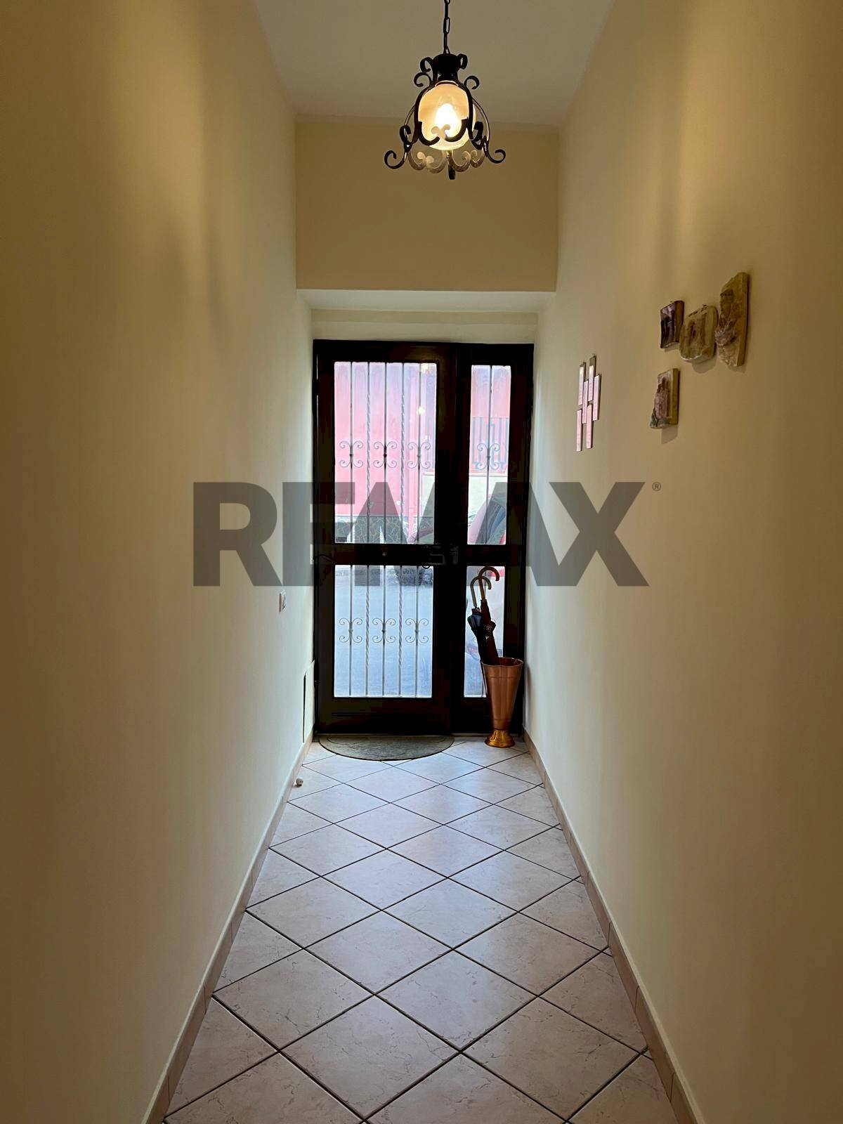 Hall / corridoio - Semi-detached house Via San Giuseppe
38, Belpasso - photo 3