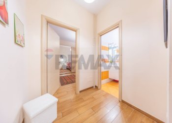 Hall / corridoio - Two-room apartment Via Dei Campi Flegrei
61, Roma - photo 15