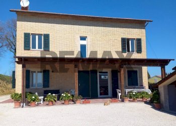Casa all\'aperto - Independent house STRADA MONTAPPONESE
 
4, Falerone - photo 1