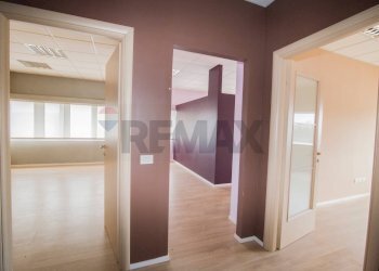 Hall / corridoio - Commercial Premises Via della Valtiera
 
229, Perugia - photo 2