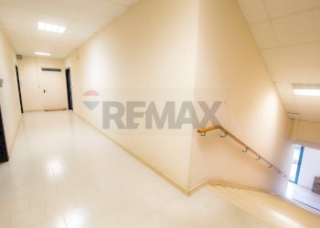 Hall / corridoio - Commercial Premises Via della Valtiera
 
229, Perugia - photo 30