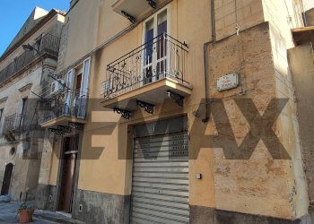 Edificio all\'aperto - Apartment VIA PAOLO MAURA
 
33-37, Mineo - photo 2