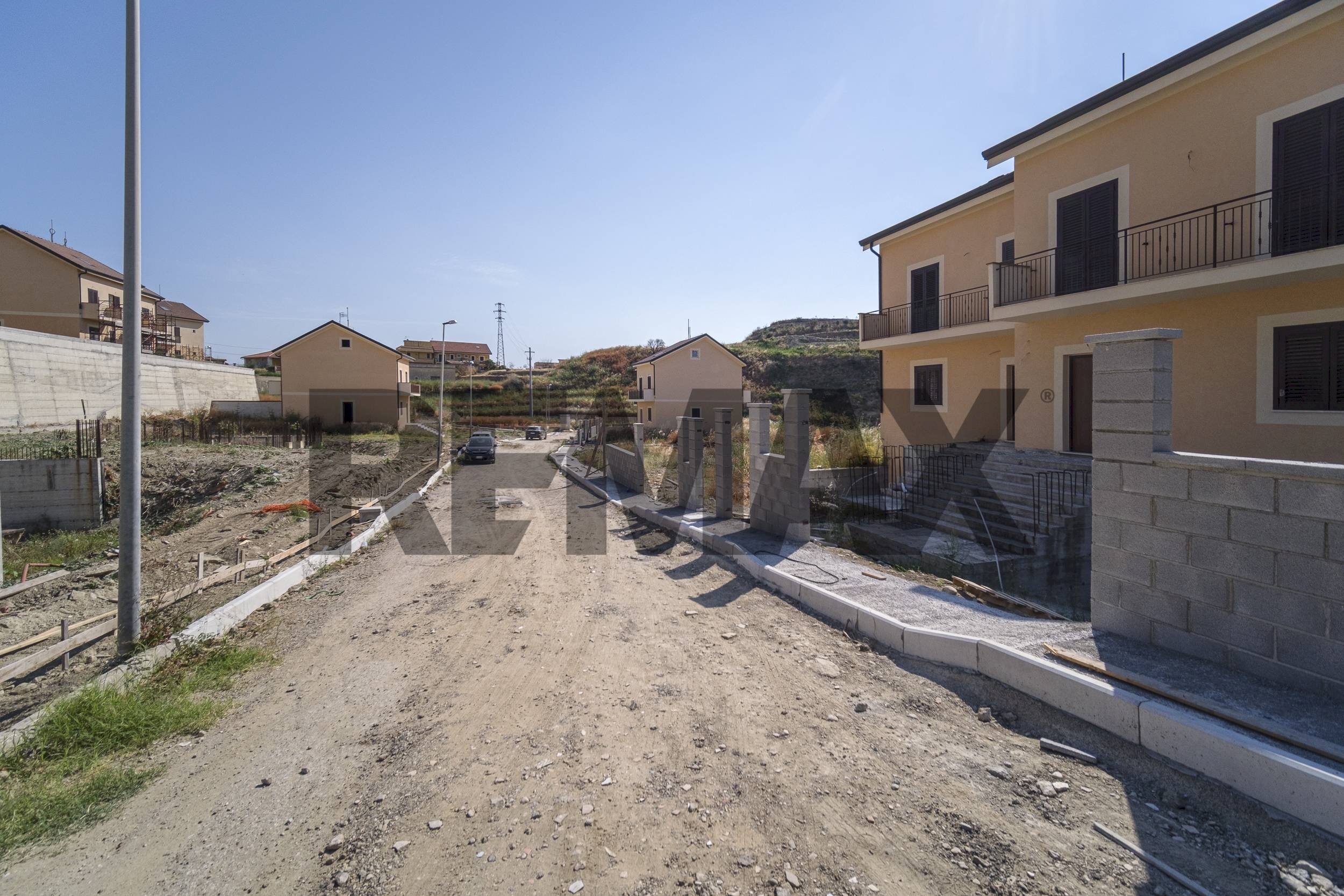 Edificio all\'aperto - Semi-detached house C/da Petrazza
5, Messina - photo 3