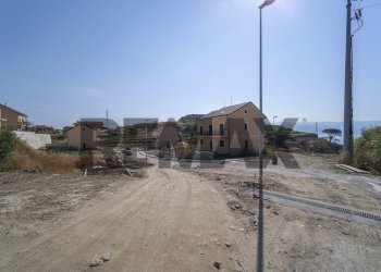 Edificio all\'aperto - Semi-detached house C/da Petrazza
 
5, Messina - photo 13