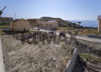 Vista delle montagne - Semi-detached house C/da Petrazza
 
5, Messina - photo 17