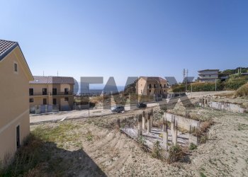 Edificio all\'aperto - Semi-detached house C/da Petrazza
 
5, Messina - photo 18