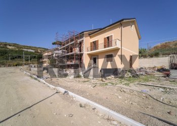 Casa all\'aperto - Semi-detached house C/da Petrazza
 
5, Messina - photo 12