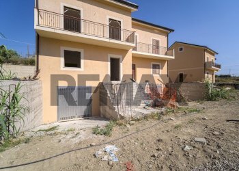 Casa all\'aperto - Semi-detached house C/da Petrazza
 
5, Messina - photo 1