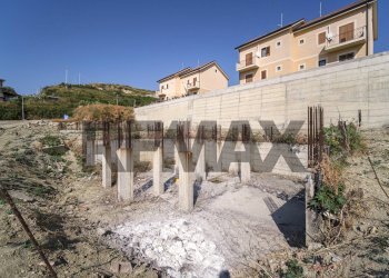 Edificio all\'aperto - Semi-detached house C/da Petrazza
 
5, Messina - photo 21