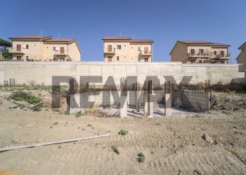 Edificio all\'aperto - Semi-detached house C/da Petrazza
 
5, Messina - photo 22
