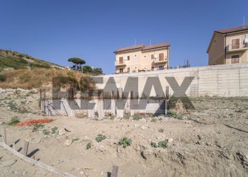 Edificio all\'aperto - Semi-detached house C/da Petrazza
 
5, Messina - photo 24