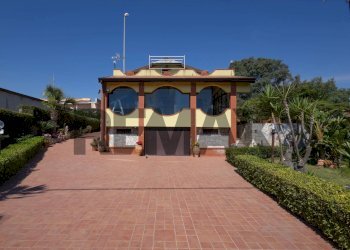 Casa all\'aperto - Villa Via Danubio
 
12, Catania - foto 2