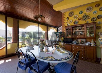 Sala da pranzo - Villa Via Danubio
 
12, Catania - foto 29
