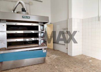 Piscina - Commercial Premises Via Andrea Costa
1-1A, Misterbianco - photo 16