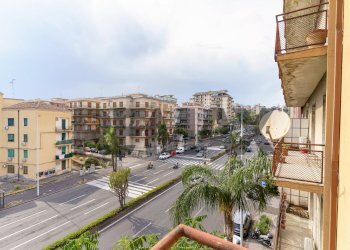 Edificio all\'aperto - Trilocale Via Vincenzo Giuffrida
 
182, Catania - foto 26