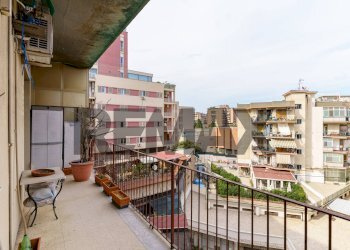 Balcone - Trilocale Via Vincenzo Giuffrida
 
182, Catania - foto 30