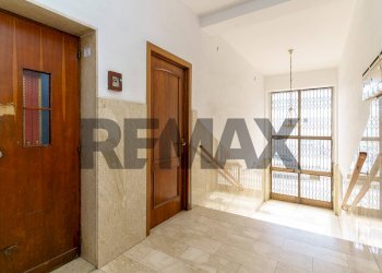 Hall / corridoio - Trilocale Via Vincenzo Giuffrida
 
182, Catania - foto 34