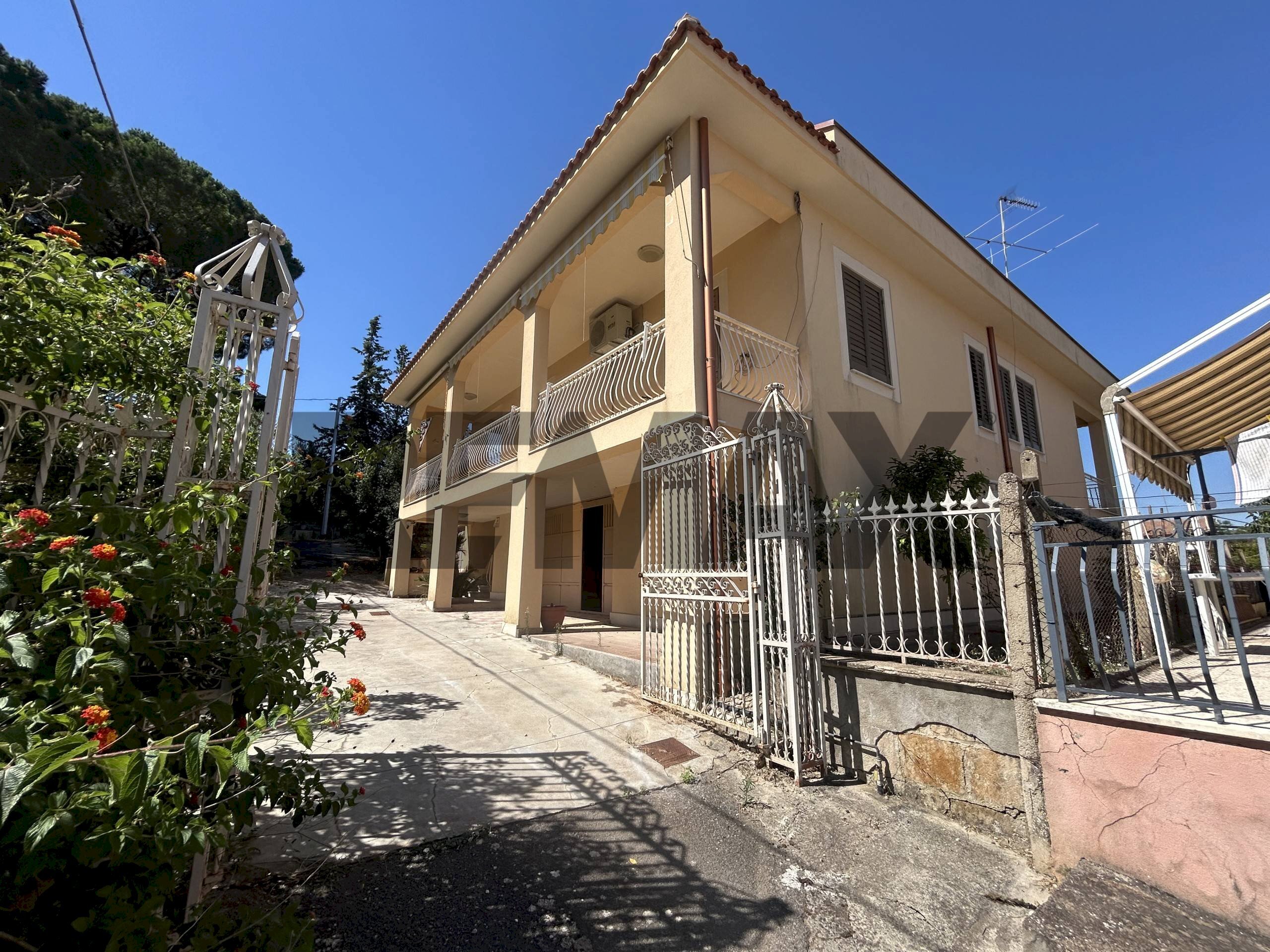 Casa all\'aperto - Villa via della pace
109, Pietraperzia - foto 2