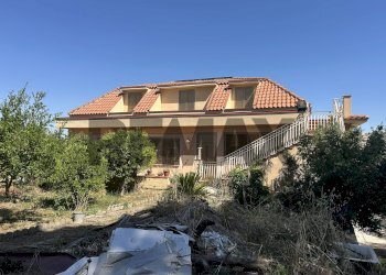 Casa all\'aperto - Villa via della pace
 
109, Pietraperzia - photo 1