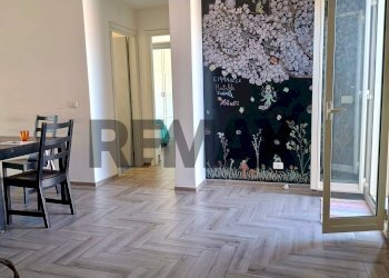 Sala da pranzo - Attico Via Santa Maria la Stella
 
78, Aci Sant'Antonio - foto 4