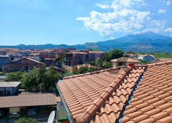 Vista delle montagne - Attico Via Santa Maria la Stella
 
78, Aci Sant'Antonio - foto 7