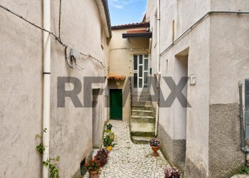 Casa all\'aperto - Semi-detached house via Stingone
 
12, Ciorlano - photo 1