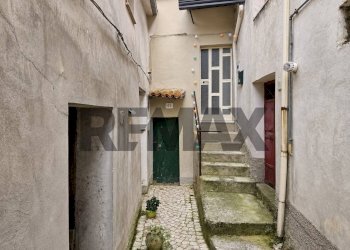 Scale - Semi-detached house via Stingone
 
12, Ciorlano - photo 2