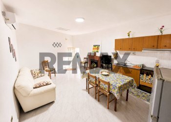 Sala da pranzo - Semi-detached house via Stingone
 
12, Ciorlano - photo 4