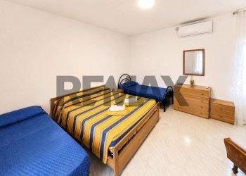 Camera / camera da letto - Semi-detached house via Stingone
 
12, Ciorlano - photo 13