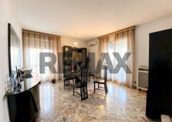 Sala da pranzo - Trilocale Viale Romagna
 
35, Cinisello Balsamo - foto 5