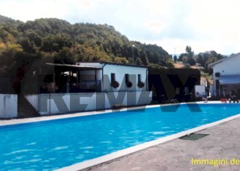 Piscina - Locale Commerciale Località Roccaprebalza
71, Berceto - foto 25
