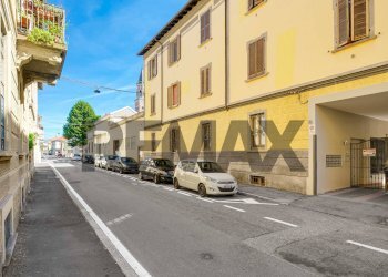 Edificio all\'aperto - Two-room apartment VIA PONCHIELLI
 
15, Busto Arsizio - photo 2