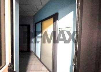 Hall / corridoio - Commercial Activity via raffaele viviani
44, Casoria - photo 19