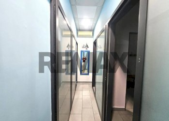Hall / corridoio - Commercial Activity via raffaele viviani
44, Casoria - photo 21