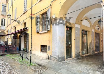 Edificio all\'aperto - Negozio Via Canalino
80-82, Modena - foto 5