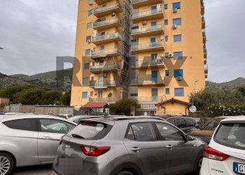 Edificio all\'aperto - Trilocale Viale Piazza Armerina
 
8, Palermo - foto 1